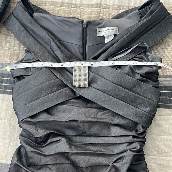 Jackie Jon,NY,Shimmering Silver, Instantly Slimming,Ruched Cocktail Dress,Size 4 - Picture 7 of 11